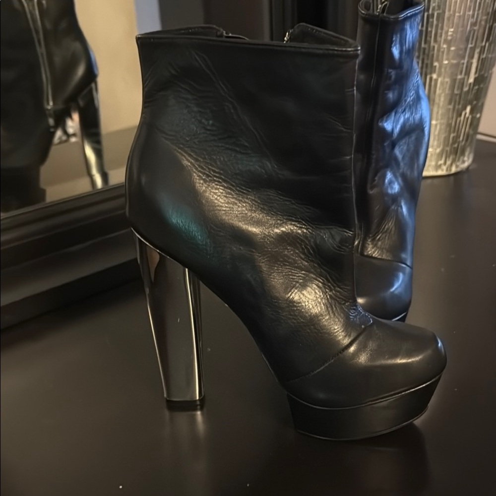 Topshop Black Leather Heeled Boots - Picture 3 of 16
